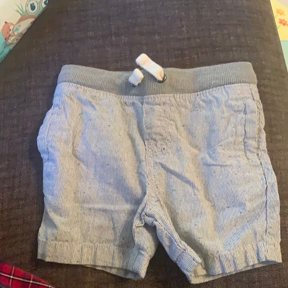 Gray shorts